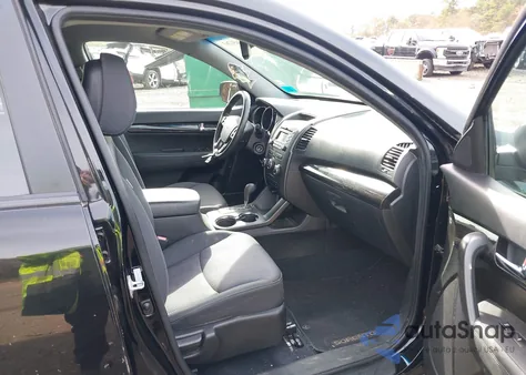 2011 Kia Sorento Lx from USA, damaged, VIN 5XYKT3A17BG140391